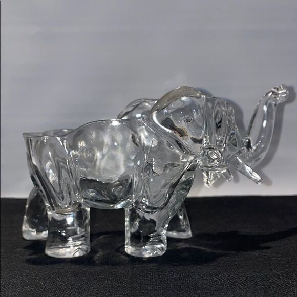 Elegant Glass Elephant Figurine - Picture 1 of 9